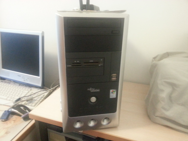 Computer Fujitsu  Windows 11- Computer 3
