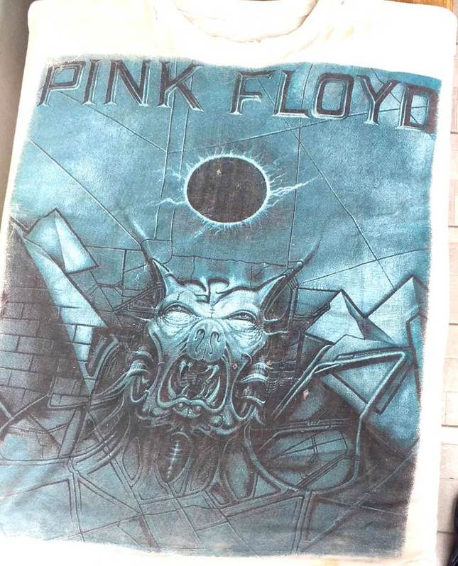 T Shirt Pink Floyd The Division Bell Tour 1994 ricordo del concerto dei Pink Floyd a Torino il 15 settembre 1994 T Shirt Pink Floyd The Division Bell Tour 1994 ricordo del concerto dei Pink Floyd a Torino il 15 settembre 1994