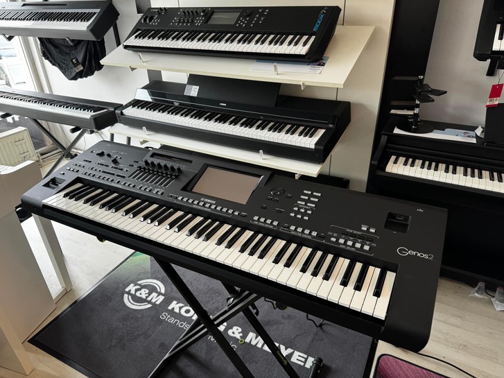 Yamaha Genos2 XXL 76 tasti / Yamaha Genos XXL 76 tasti, Motif XF8, Yamaha PSR-SX900, Yamaha PSR-A5000, Korg Pa5X 61 tasti, Korg Pa4X 76 76 tasti, Korg PA-1000 61 tasti, Yamaha Montage 8, Roland Fantom-8, Roland Fantom-X8, Roland Fantom G8,  Nord Electro 6D 61 tasti, Ketron EVENT 61 tasti Arranger, Ketron SD9/SD60