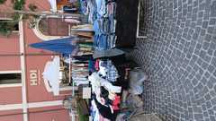 Svuotamento deposito vintage: scarpe borse valige giacche cappotti jeans etc..etc..
