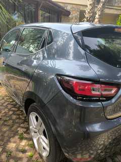 VENDO IN PERFETTE CONDIZIONI RENAULT CLIO DEL 2019 KM. 140000 DIESEL CAMBIO MANUALE 6 MARCE FULL OP