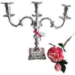 Nuovo in vendita con sconto, per chiusura negozio<br>Candelabro a 3 Braccia in Argento Sheffield: 